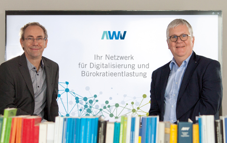Dr. Roland Wirth und Dr. Ulrich Naujokat, Geschäftsführer der AWV